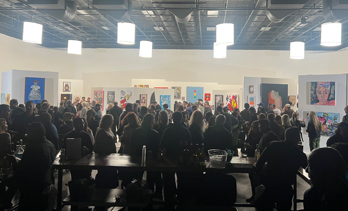 Full crowd at 100 pieces show